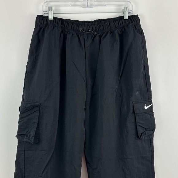 Nike Sportswear Essential Woven Cargo Pants L Black High Rise Athleisure Utility - Picture 3 of 8